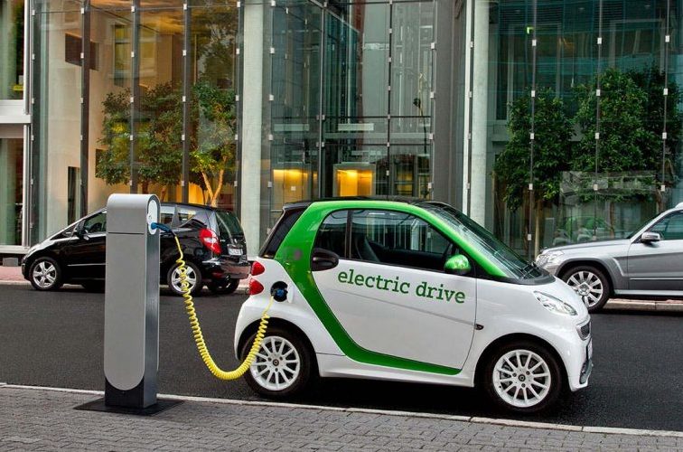 Makinat elektrike shpëtojnë mjedisin